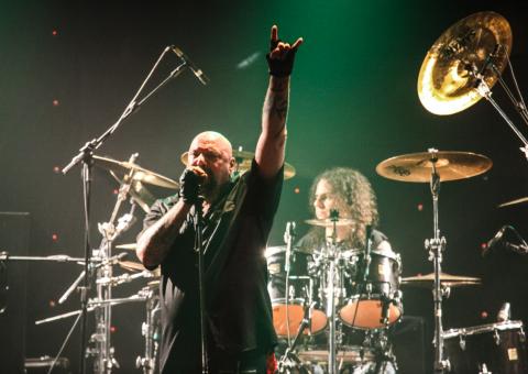 No BR, 1º vocalista do Iron Maiden Paul Di'Anno, faz shows de despedida dos palcos